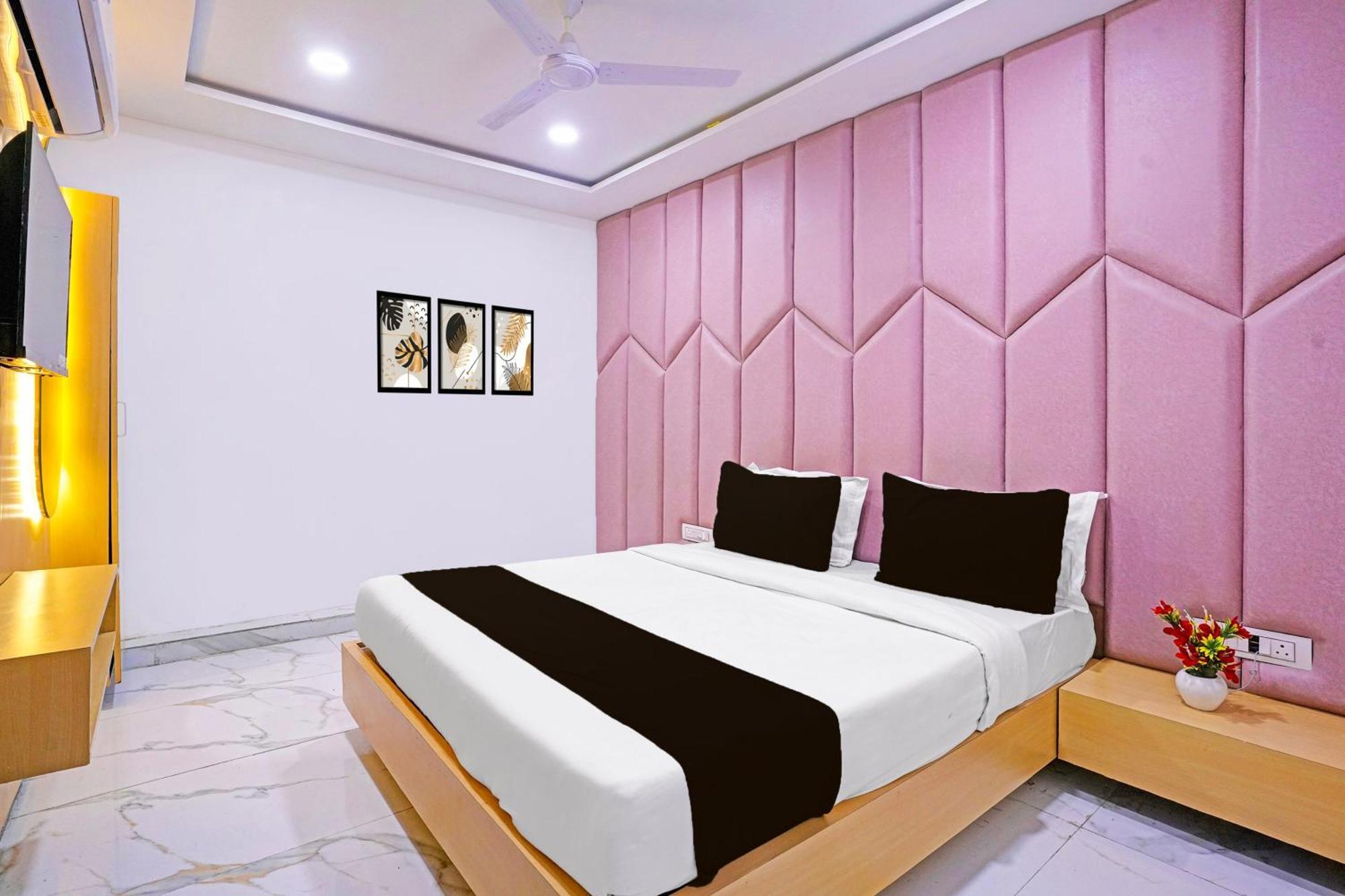 Hotel O Patang 24 Ahmedabad Buitenkant foto