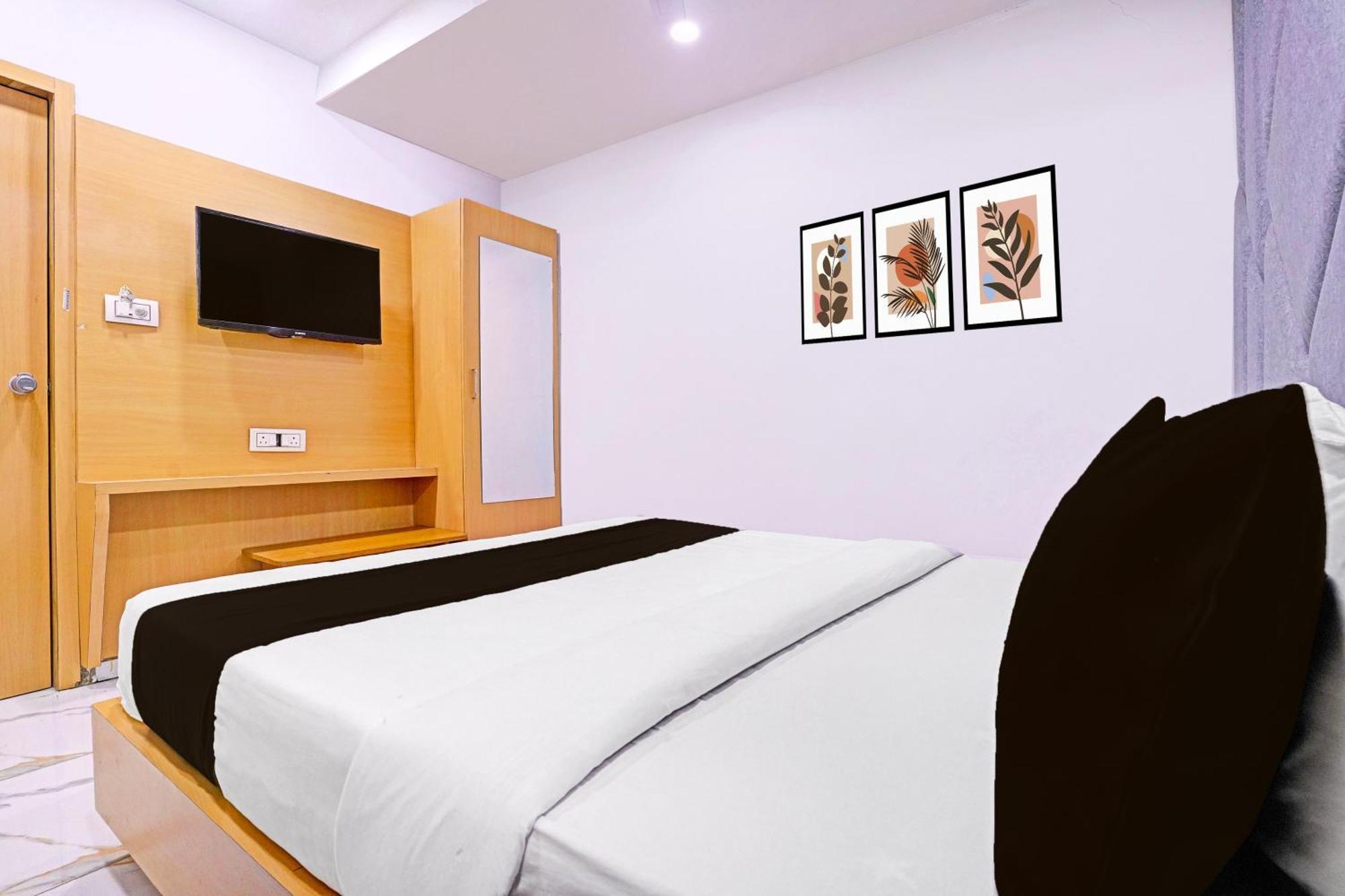 Hotel O Patang 24 Ahmedabad Buitenkant foto