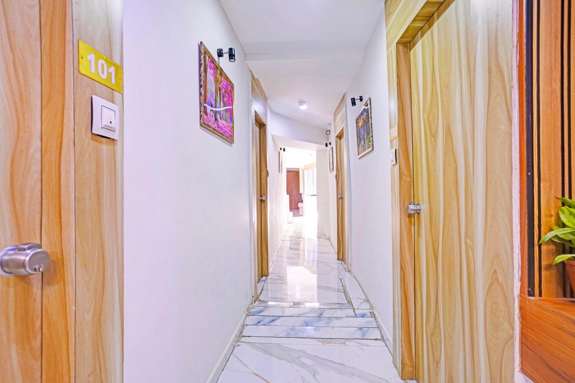 Hotel O Patang 24 Ahmedabad Buitenkant foto