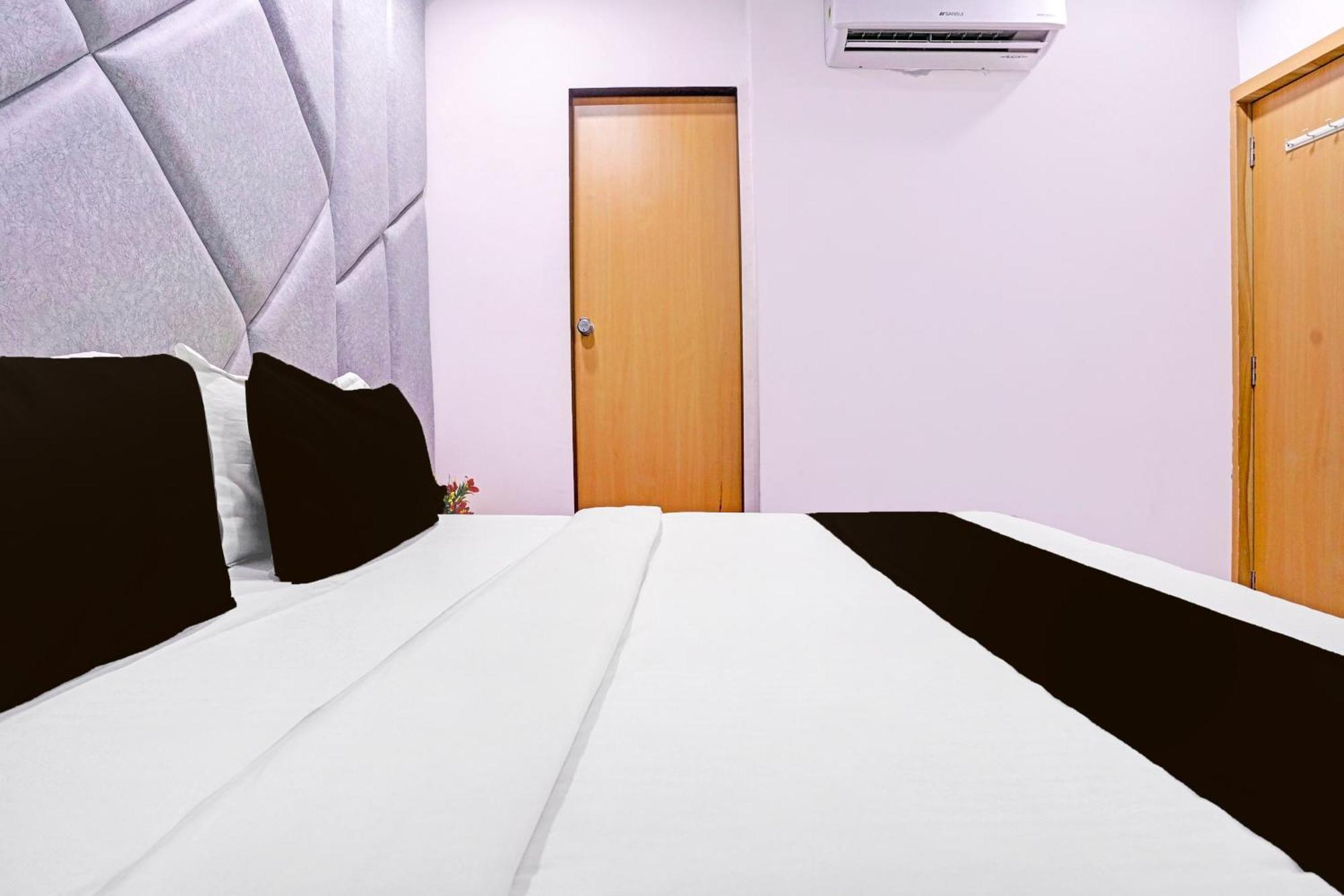 Hotel O Patang 24 Ahmedabad Buitenkant foto
