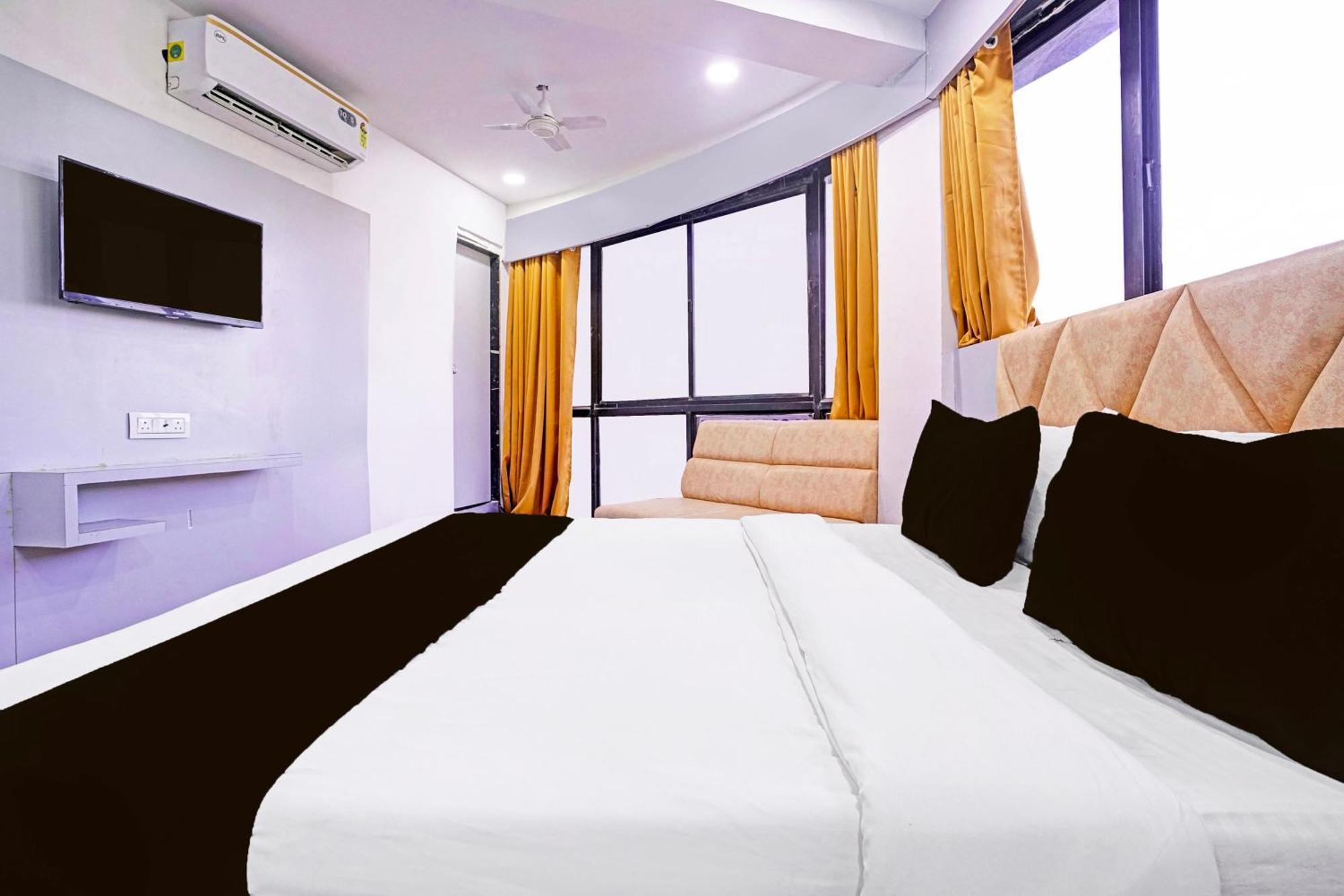 Hotel O Patang 24 Ahmedabad Buitenkant foto