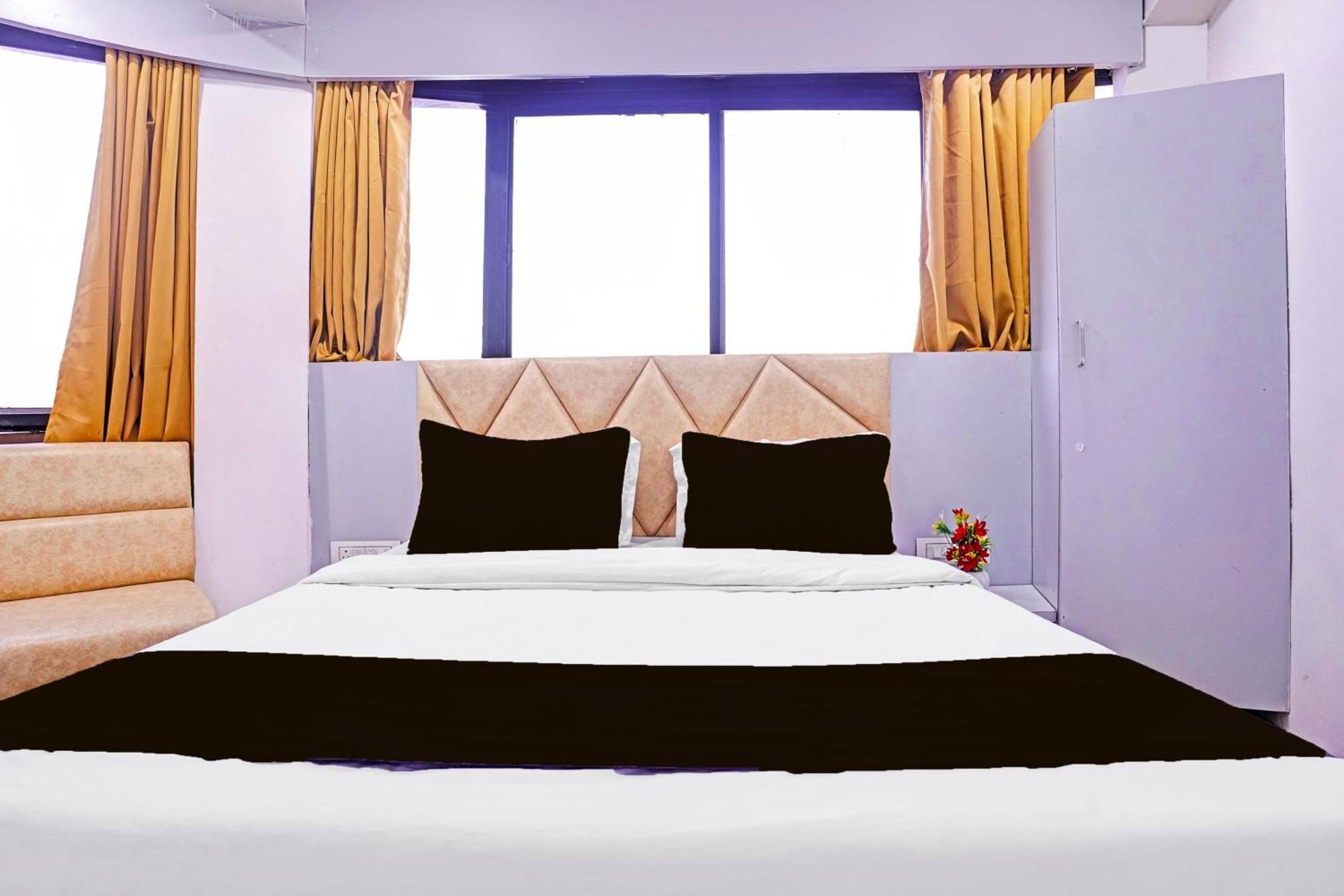 Hotel O Patang 24 Ahmedabad Buitenkant foto